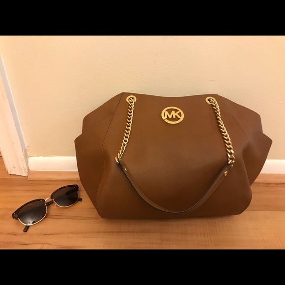 Michael Kors Jet Set Travel Purse - Picture 8 of 8